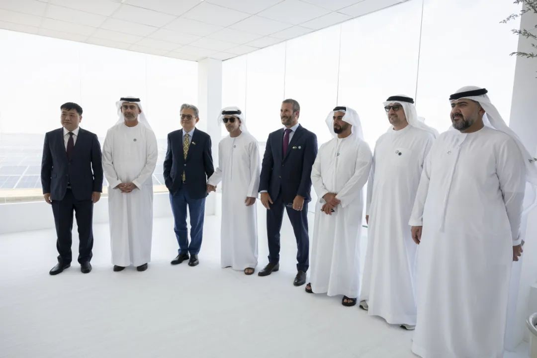 william威廉中文官网再出圈！阿布扎比2GWAlDhafra光伏电站项目举行揭幕庆典仪式