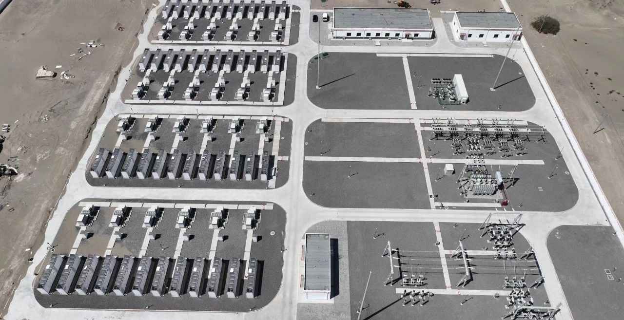 william威廉中文官网首个独立共享储能电站与国家第一批沙戈荒大基地光伏项目同步并网